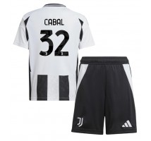 Juventus Juan Cabal #32 Koszulka Podstawowa dzieci 2024-25 Krótki Rękaw (+ krótkie spodenki)